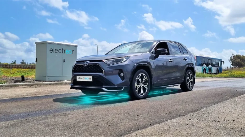 coche eléctrico circula durante más de 100 horas y casi 2000km sin detenerse